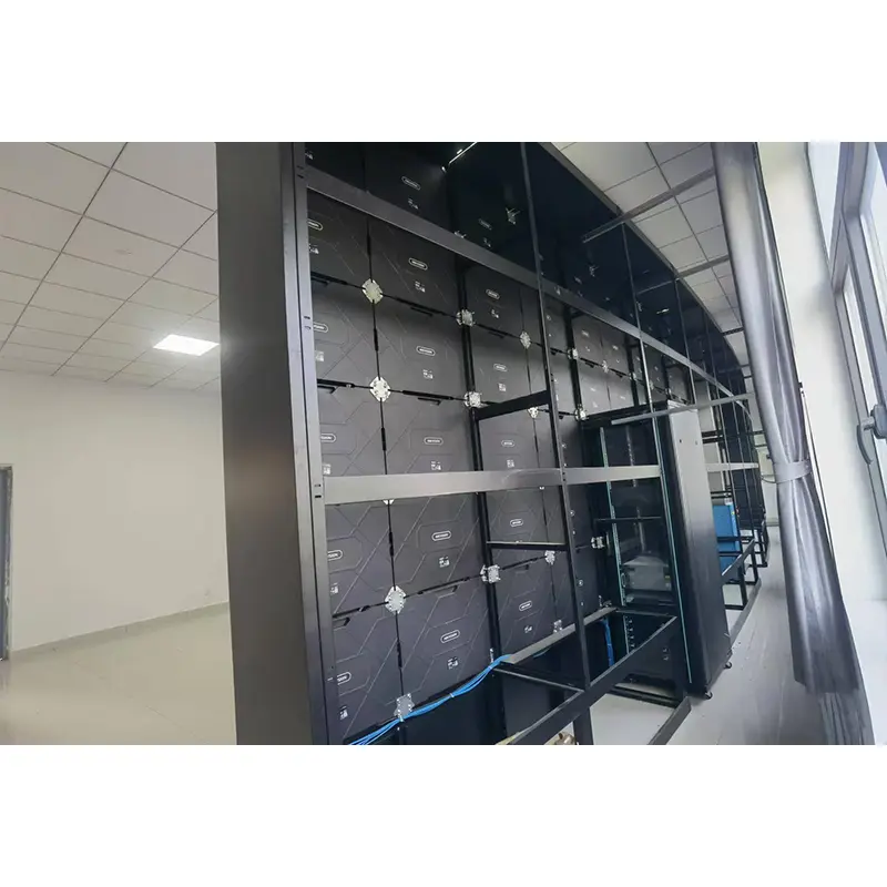 Kavisli LED Ekranlı Mobil Dolap